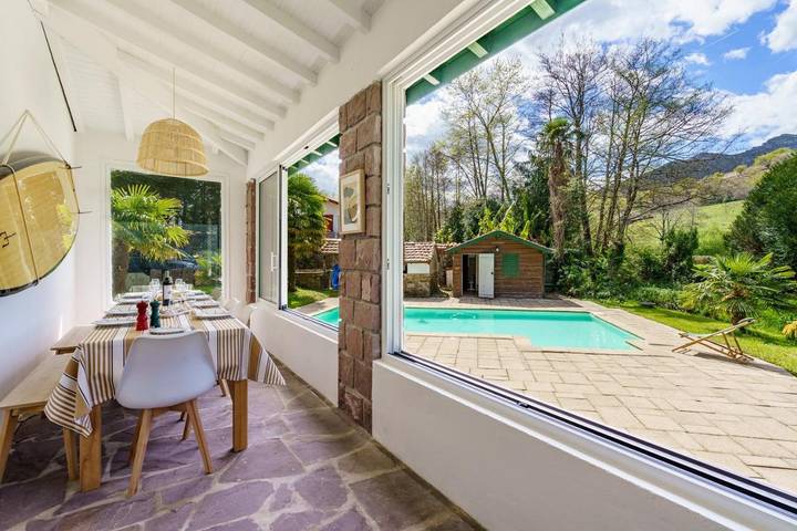 Chalet para 10 personas, con Jacuzzi y Terraza además de Jardín y Piscina en Valle de Baztan - 4