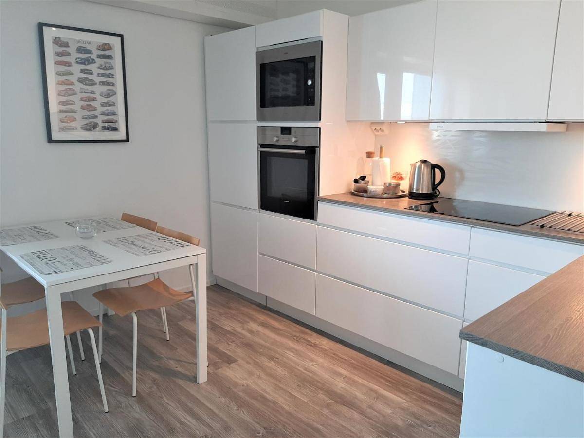 Ganze Wohnung, Apartment with Balcony in Helsinki, Uusimaa