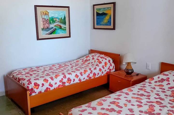 Appartement entier, Thyme and Lavender apartment 5 minutes from the sea surrounded by greenery in the countryside in Albenga, Riviera di Ponente