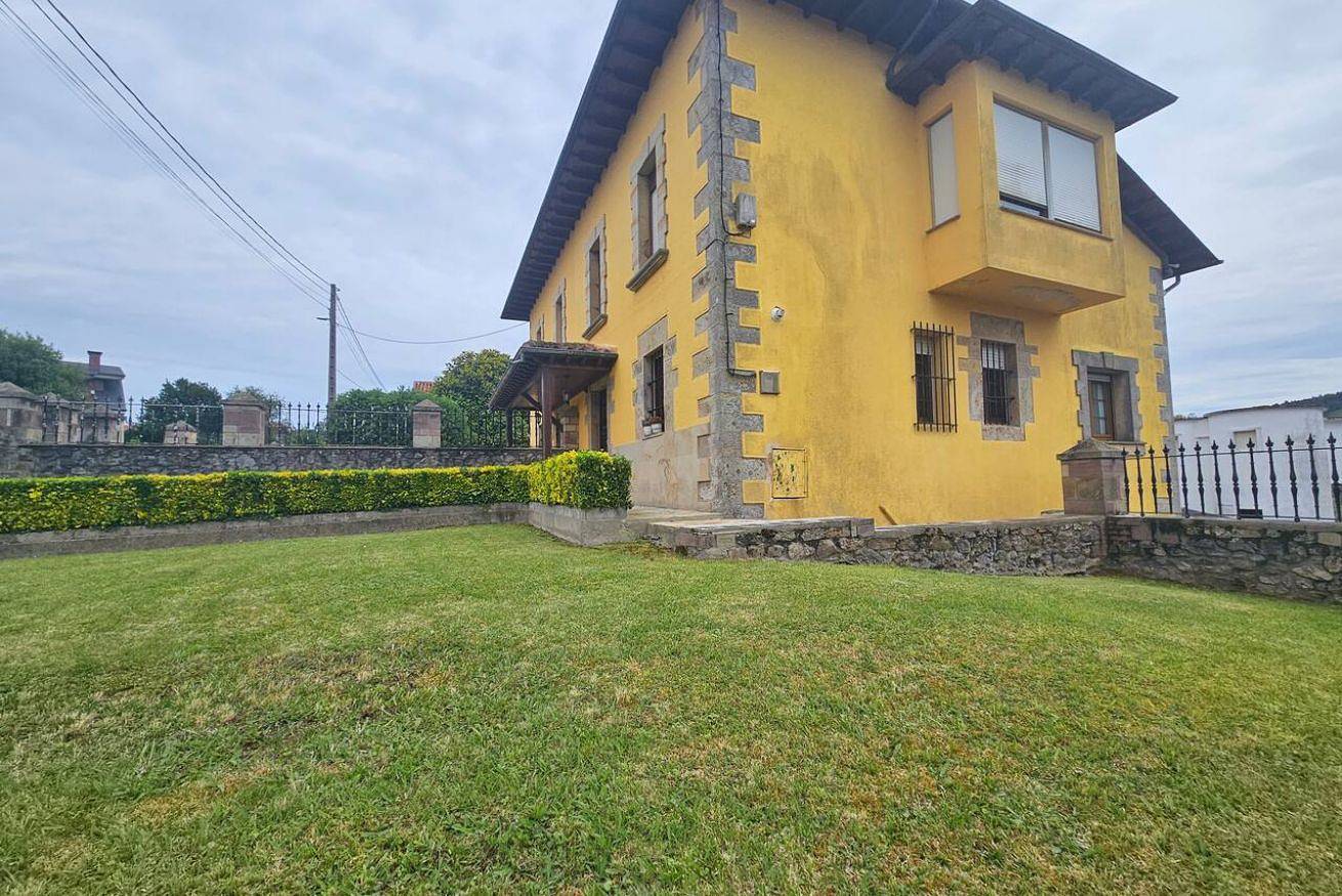 Apartamento entero, Elegante apto con Wi-Fi, cocina completa, lavadora, ¡ideal para estancias largas! in Alfoz de Lloredo, Costa de Cantabria