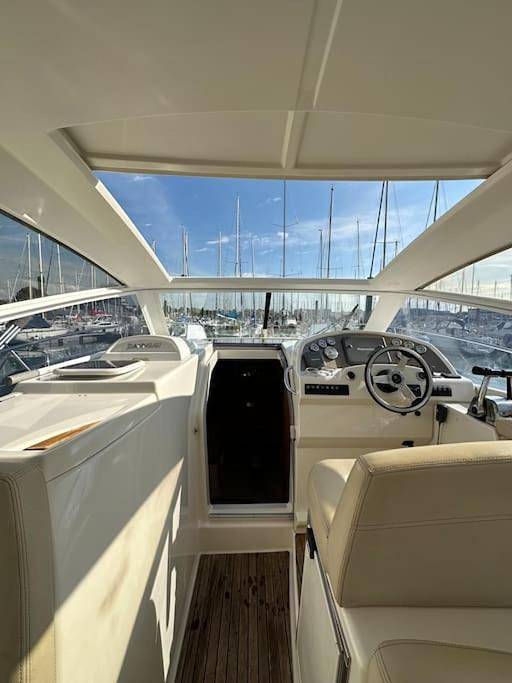 Bateau pour 4 personnes, avec vue et terrasse, animaux acceptés en Charente-Maritime - 2