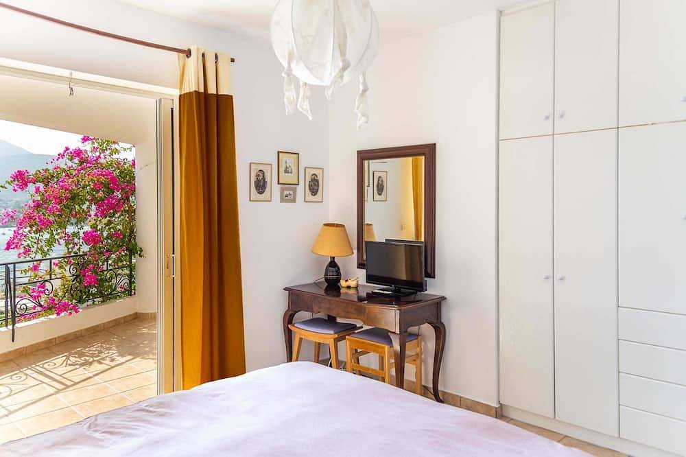 Porto sea view house - 15min from Athens airport - Ac - Wifi - Parking in Porto Rafti, Markopoulo-Mesogaia