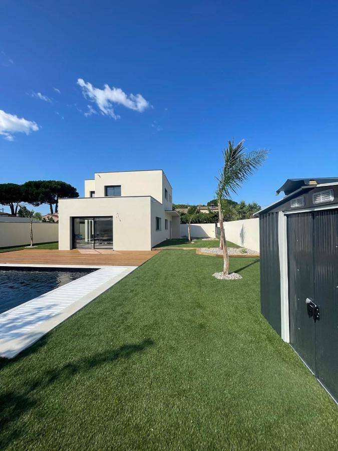 Villa pour 8 personnes, avec jardin ainsi que piscine et terrasse au Grau-d'Agde - 2