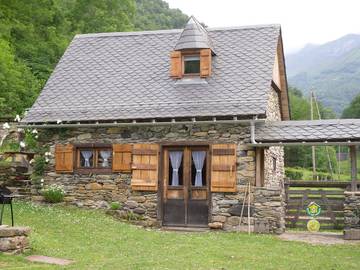 Gîte pour 2 personnes, avec jardin et terrasse dans Parc naturel régional des Pyrénées ariégeoises
