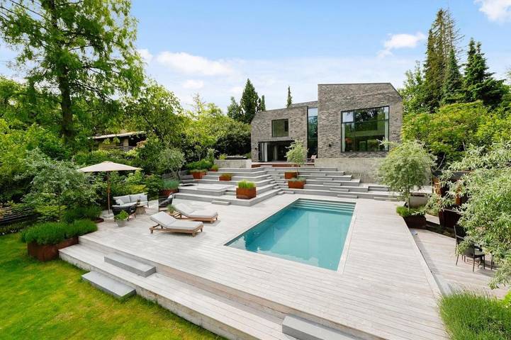 Villa for 10 personer, med Terrasse og Pool samt Udsigt i Gentofte