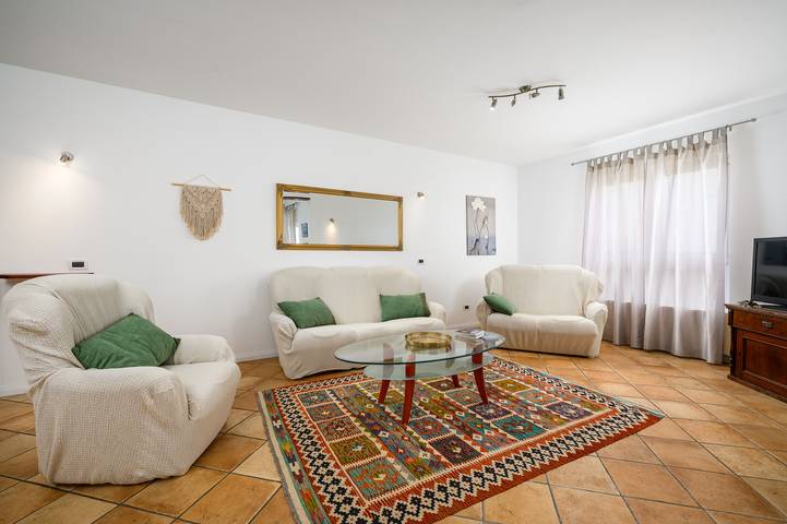 Ferienwohnung für 6 Personen, mit Balkon in Valkarin