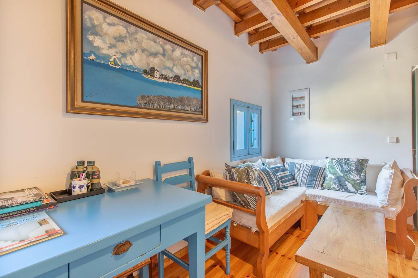 Villa Antonia steps from the sea, Wi-Fi, air conditioning in Almyrida, Vamos
