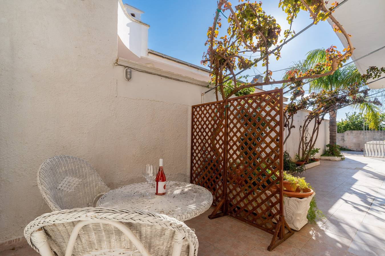 Villa 'Bilocale A Torre Lapillo' con terrazza condivisa e aria condizionata in Porto Cesareo, Golfo di Taranto