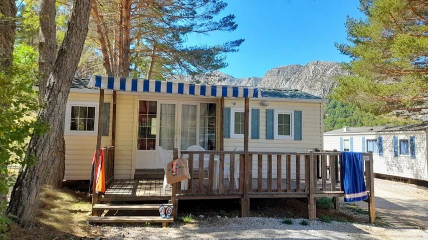 Mobil home pour 8 personnes, avec piscine ainsi que terrasse et vue à Saint-Auban - 3