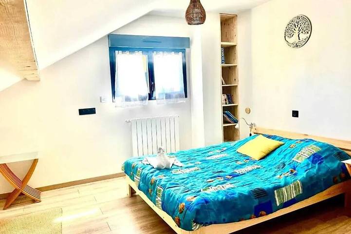 Gîte pour 8 personnes, avec jardin dans Saint-Jean-de-Tholome - 2