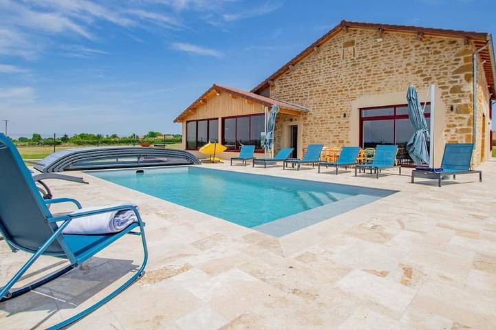 Location de vacances pour 14 personnes, avec Jacuzzi ainsi que Jardin et Sauna à Iguerande