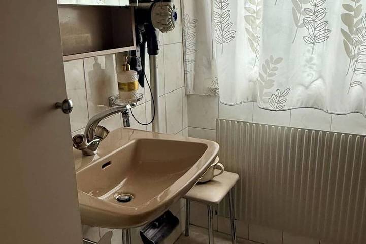 Geheel appartement, Stähli-Huus Appartement/Fewo 3-Bettwohnung in Matten bei Interlaken, Meer van Thun