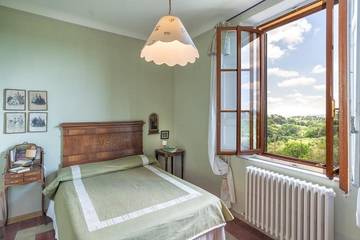 Villa for 13 Guests in Siena, Siena Province, Picture 2