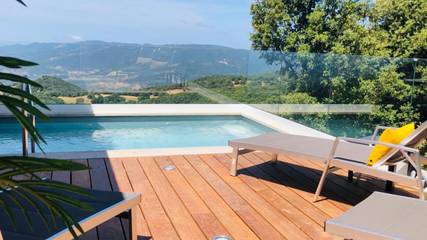 Cottage pour 6 personnes, avec vue ainsi que piscine et terrasse à Casalabriva