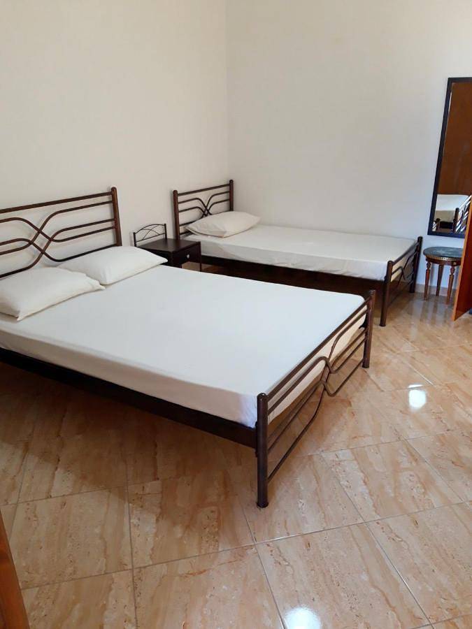 Ενοικιαζόμενα Δωμάτια Γεωργία Σταμούλου in Rovies, Eubée