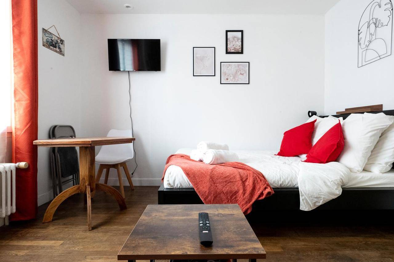 Appartement entier, One-Bedroom Apartment in Neuilly-sur-Marne, Seine-Saint-Denis