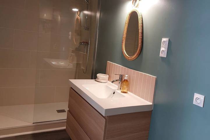 Gîte pour 4 personnes, avec terrasse à Carolles - 4