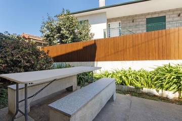 Gîte pour 4 personnes, avec bassin pour enfant et jardin dans Oliveira de Azeméis