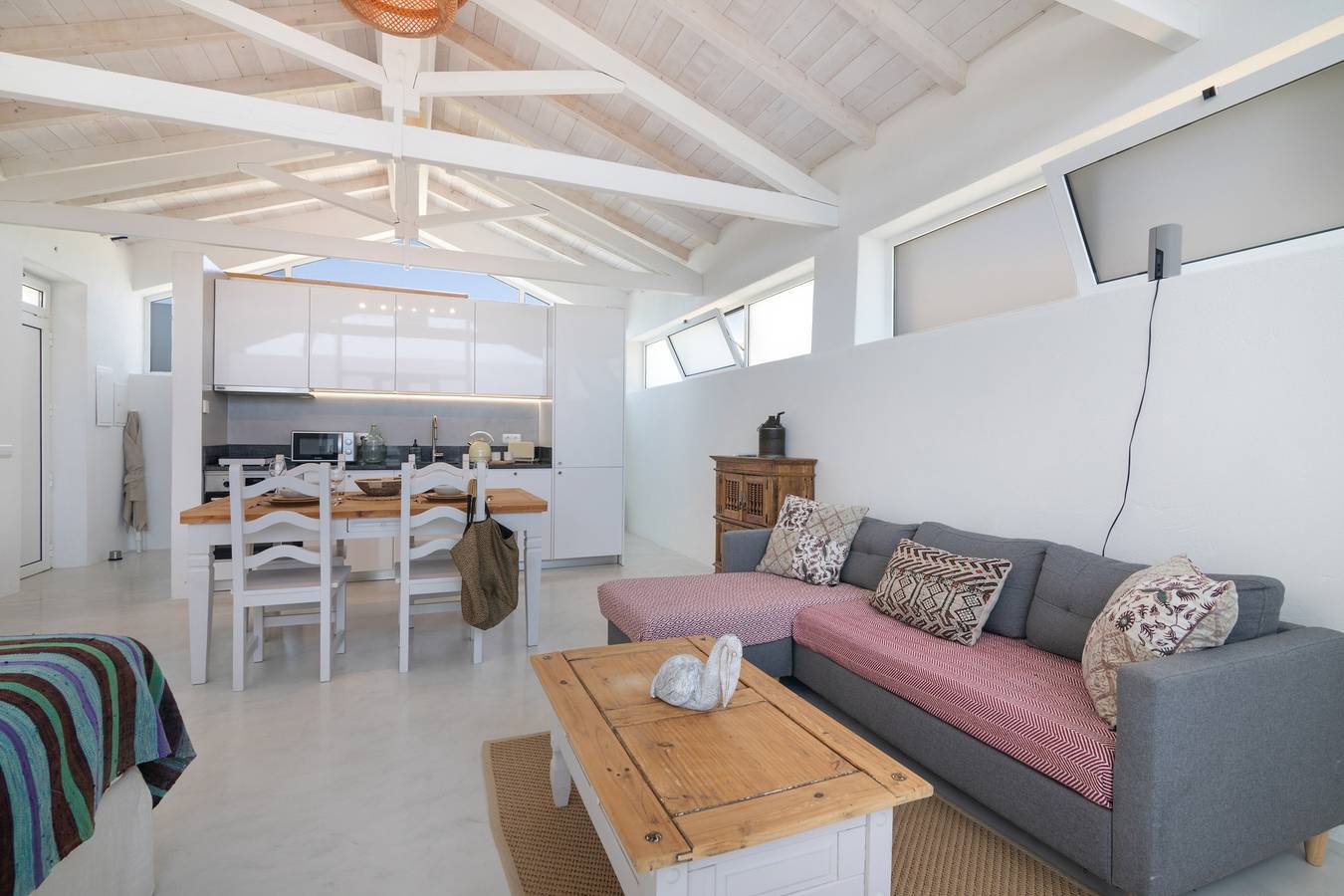 Estudio entero, Luminoso cottage en el Algarve con yoga, pilates y estanque natural in Moncarapacho, Ria Formosa