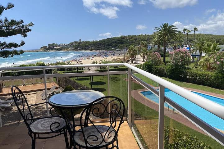 Casa para 8 personas, con jardín además de piscina y balcón en Tarragona