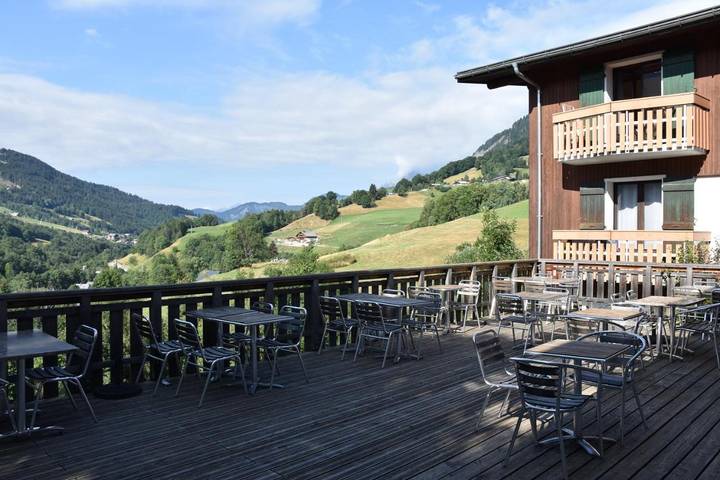 Parc de vacances pour 2 personnes, avec jardin et piscine ainsi que sauna et vue dans les Alpes francaises - 4