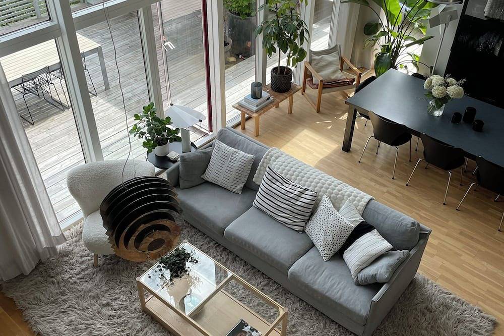 Modern villa close to sea, forest and Stockholm city center in Tyresö, Schwedische Ostsee