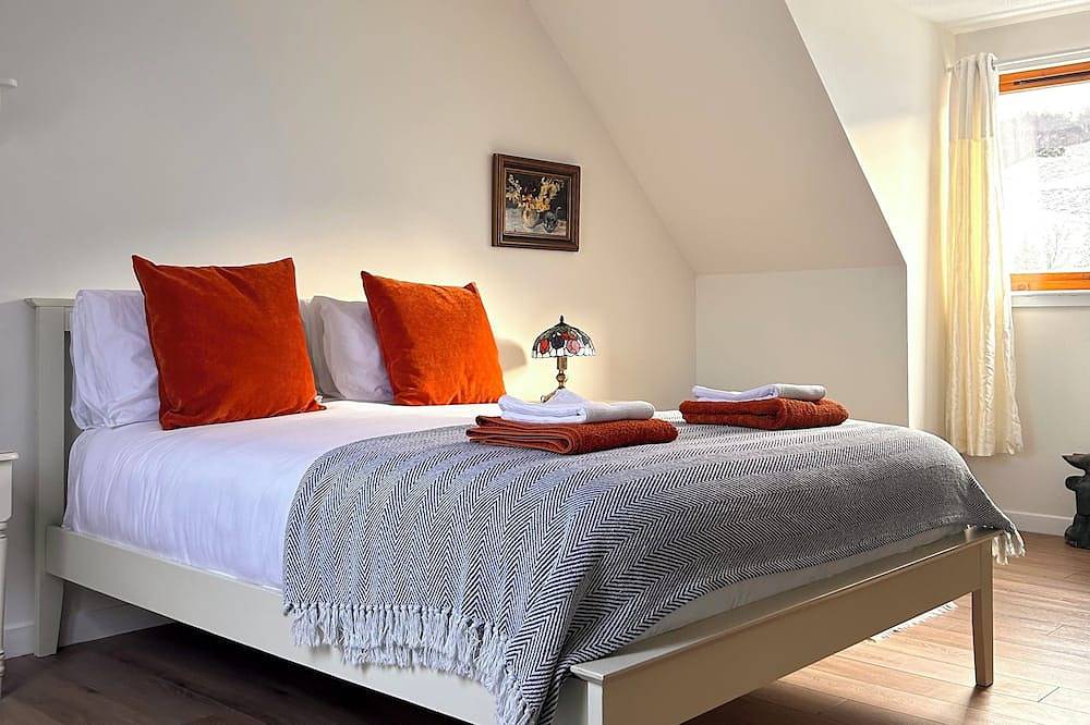 Loch Ness Home ~Drumnadrochit Village  🌟~2 Bedrooms  🌟~Dog Friendly in Drumnadrochit, Highlands
