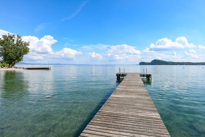 Appartamento intero, La Baia by Garda FeWo in San Felice del Benaco, Prealpi Gardesane