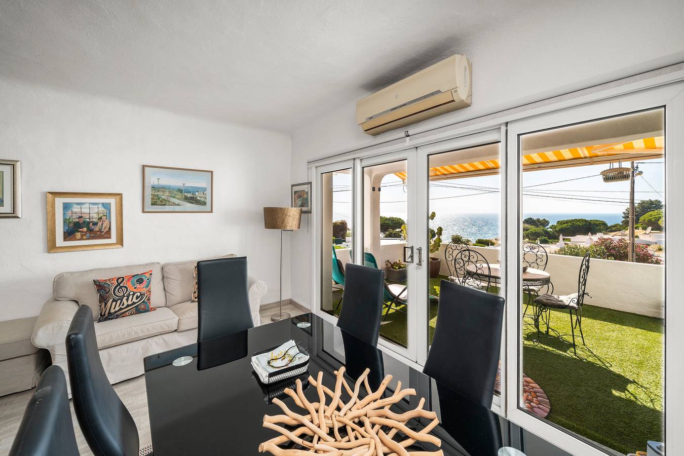 Appartement 'Gudrun' avec vue sur la mer, Wi-Fi et climatisation in Carvoeiro, Lagoa
