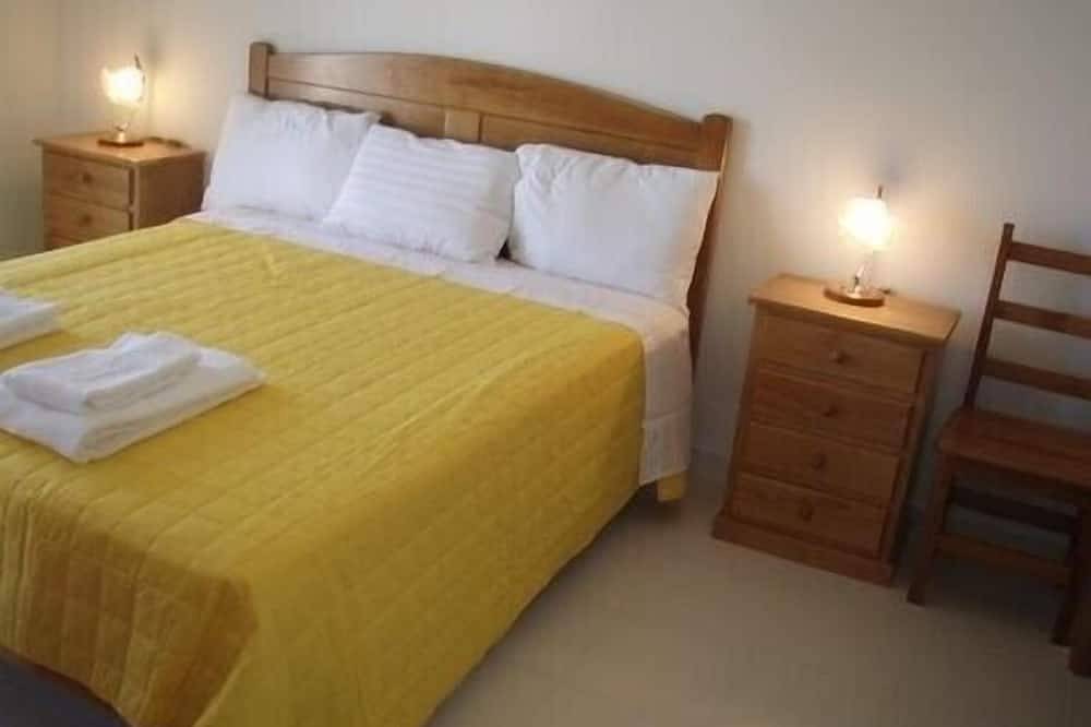 Villa with 10m x 5m Private Pool and Stunning Sea Views 2kms Beach in Manta Rota, Parque Natural da Ria Formosa