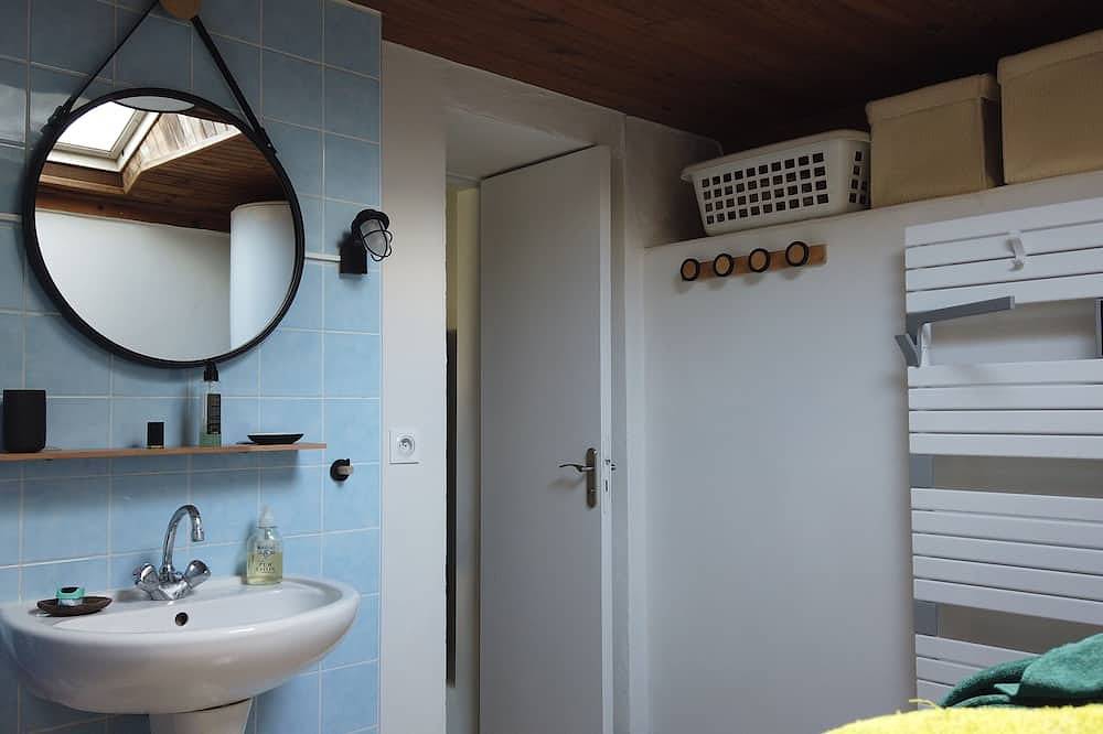 Maison bretonne authentique au cœur des Monts d'Arrée in Berrien, Région de Châteaulin