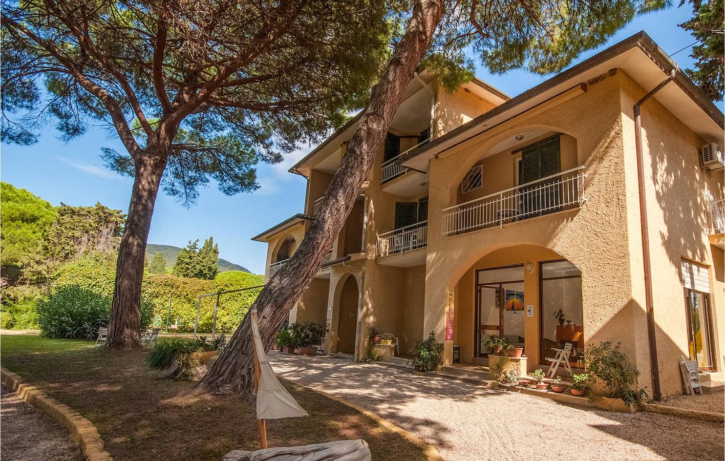 Ganze Ferienwohnung, Norsi Wohnung: Parkplatz, AC, Terrasse, WiFi. in Lacona, Elba