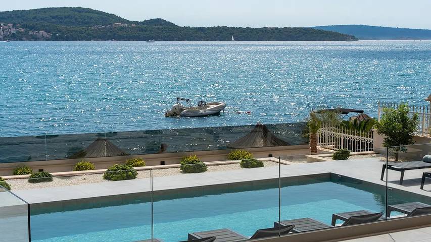 Villa pour 8 personnes, avec sauna ainsi que piscine et balcon à Trogir - 2