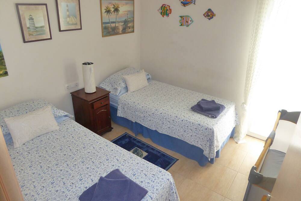 Homely House With Shared Pool and Free Wi-Fi in Caleta de Fuste, Antigua