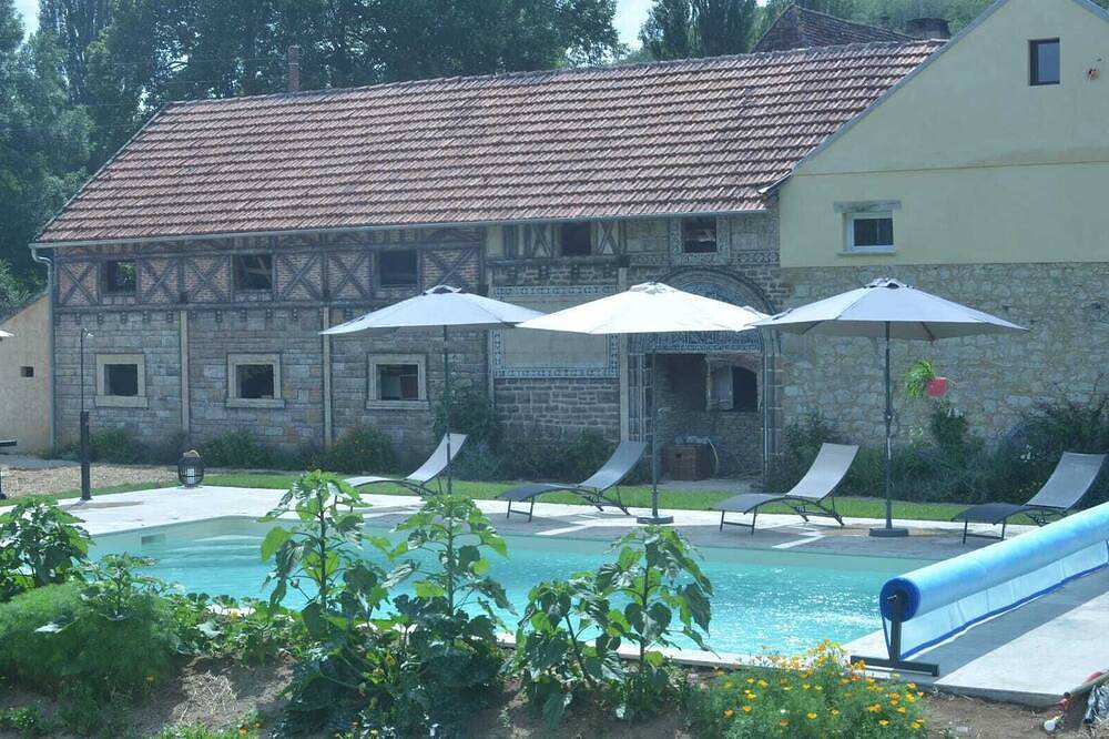 Ferme rénovée avec piscine in Concorès, Quercy