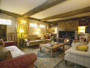 Cottage for 10 People in Fernhurst, West Sussex, Photo 1