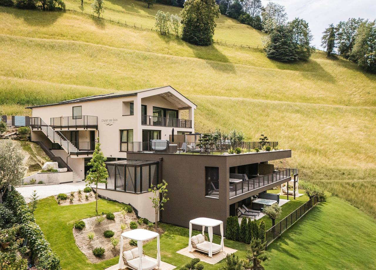 Ganze Wohnung, Apartment 'Les Ovis Comisana Neueröffnung Mai 2026  mit privatem Jacuzzi in St. Leonhard in Passeier, Passeiertal