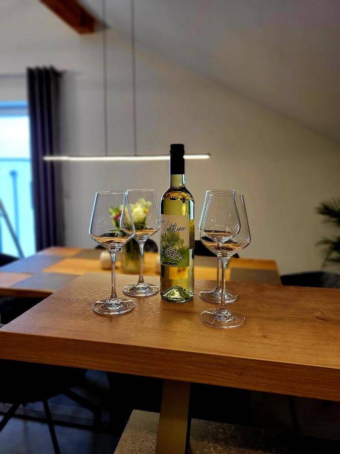 Gîte pour 4 personnes, avec vue et terrasse, adapté aux familles à Hochburg-Ach - 3