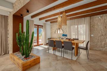 Villa für 10 Personen in Dobrota, Montenegro, Bild 4