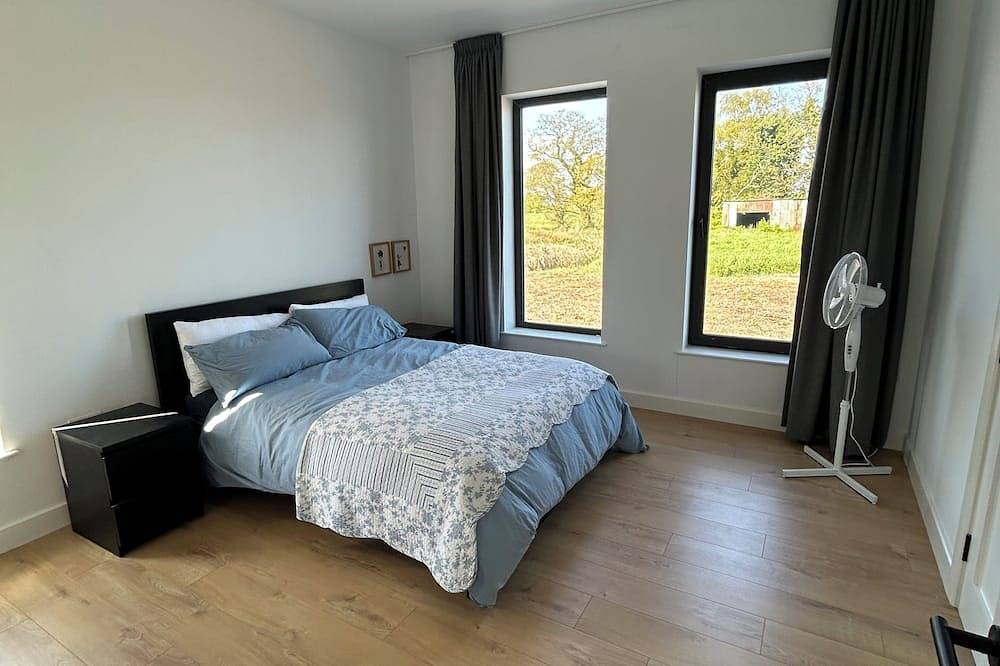 Modern Rural Ireland Retreat – Spacious & Peaceful Countryside Escape. in Lough Neagh