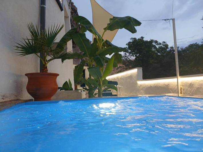 Ferienhaus für 4 Personen, mit Balkon und Pool sowie Whirlpool, kinderfreundlich - 1