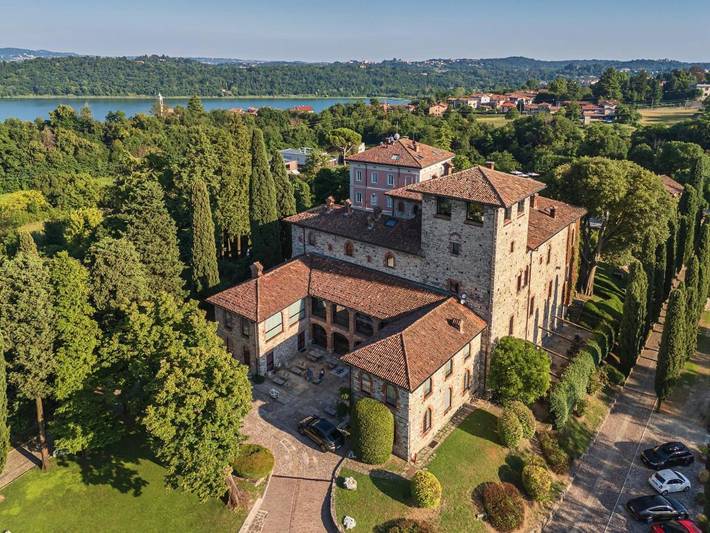 Appartamento per 2 persone, con Terrazza e Giardino nonché Piscina e Sauna a Erba