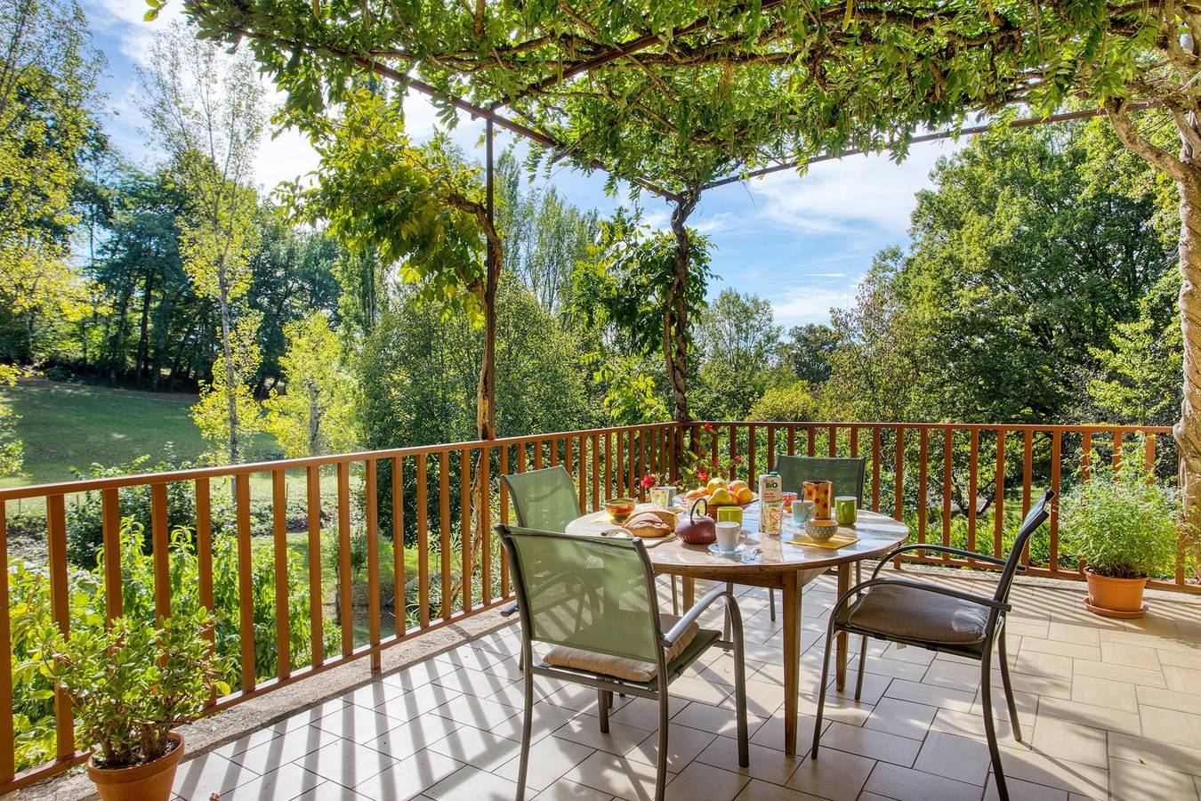 Zwembad, Parkeren, Airco, Wifi, Ontbijt, 4 ha tuin, Gastheren spreken Engels, foto 6