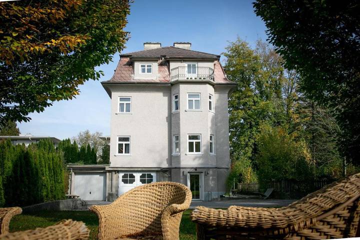 Villa für 14 Personen, mit Ausblick und Garten, kinderfreundlich in Salzburg