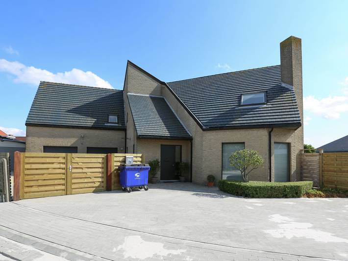 Ferienhaus für 20 Personen, mit Whirlpool und Terrasse sowie Sauna in Middelkerke
