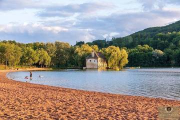 Maison de campagne pour 4 personnes, avec piscine à Lissac-sur-Couze