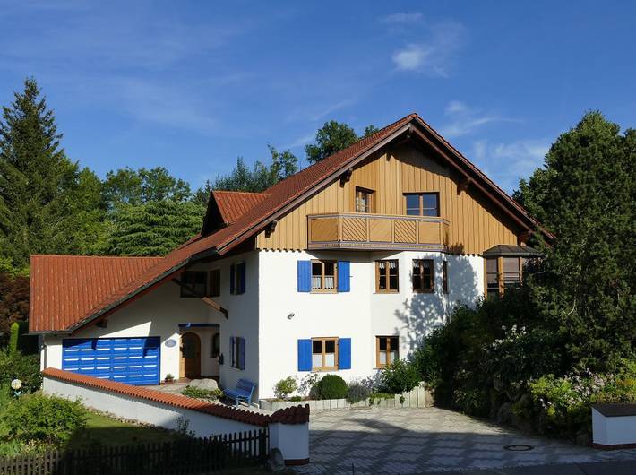 Ferienwohnung für 4 Personen, mit Balkon/Terrasse und Terrasse sowie Garten in Scheidegg