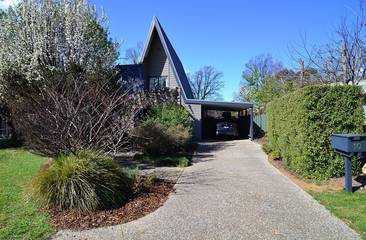 Holiday Home for 6 People in Bright, Alpine Shire, Photo 1