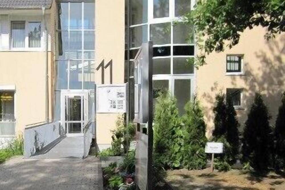 Ganze Wohnung, Feriendomizil (80qm) mit Balkon und Blick zum Kurpark in Bad Sassendorf, Kreis Soest