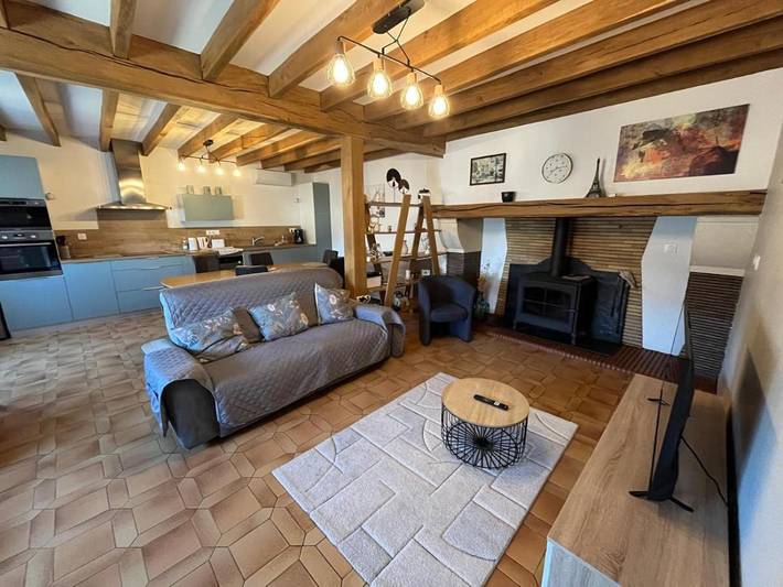 Gîte pour 4 personnes, avec terrasse et vue à Saint-Loubouer